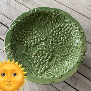 Raised Serving Platter Green with 3 Dimensional Fruit Design Centerpiece